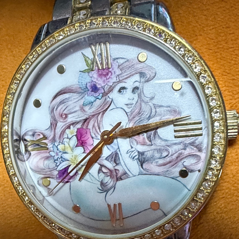 💕3/)25💕Disney Gold and Silver Women's Watch with Mermaid Design